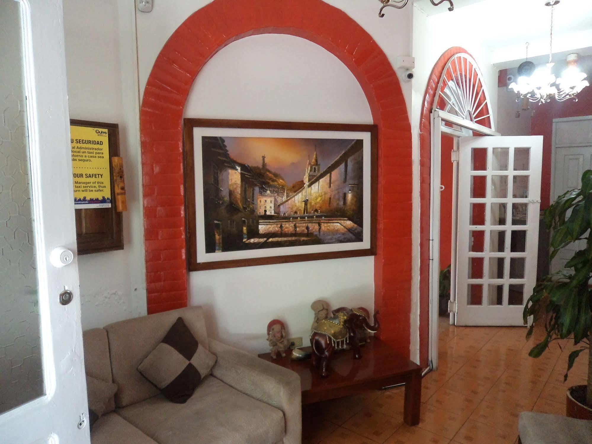 Hostal Imperial Quito Bagian luar foto