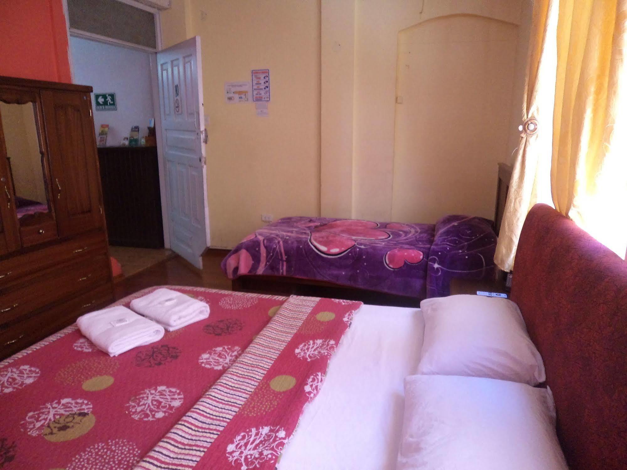 Hostal Imperial Quito Bagian luar foto