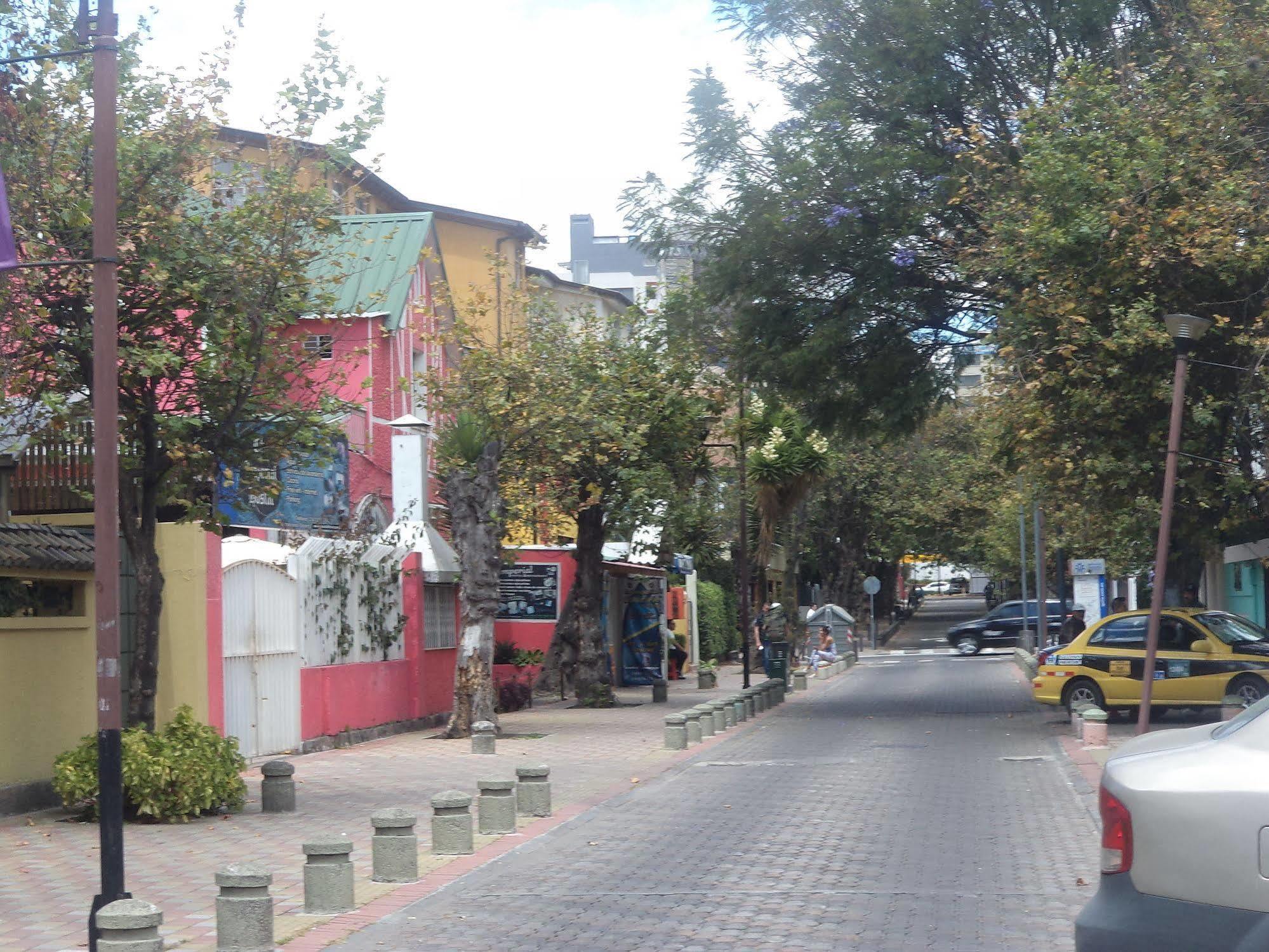 Hostal Imperial Quito Bagian luar foto