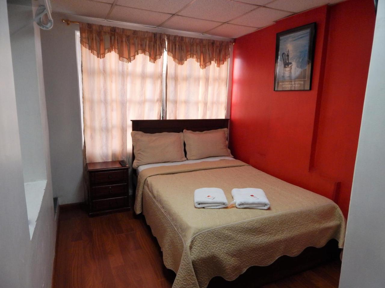 Hostal Imperial Quito Bagian luar foto