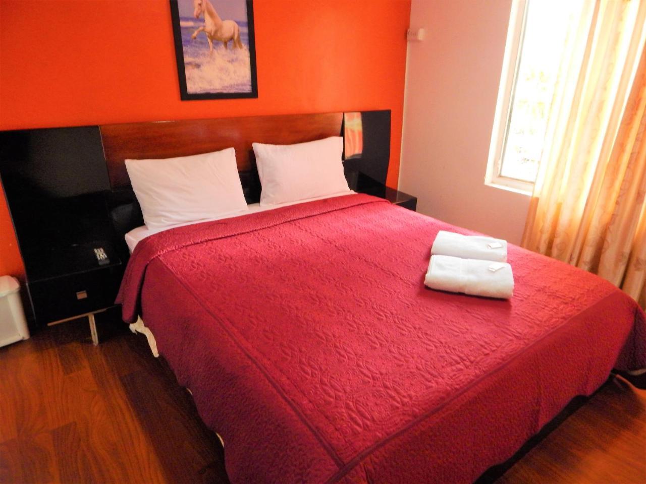 Hostal Imperial Quito Bagian luar foto