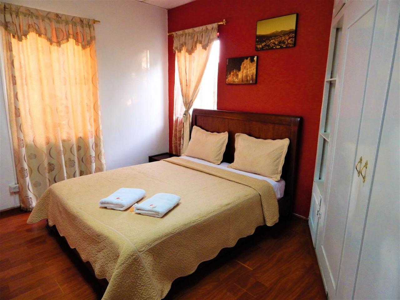 Hostal Imperial Quito Bagian luar foto