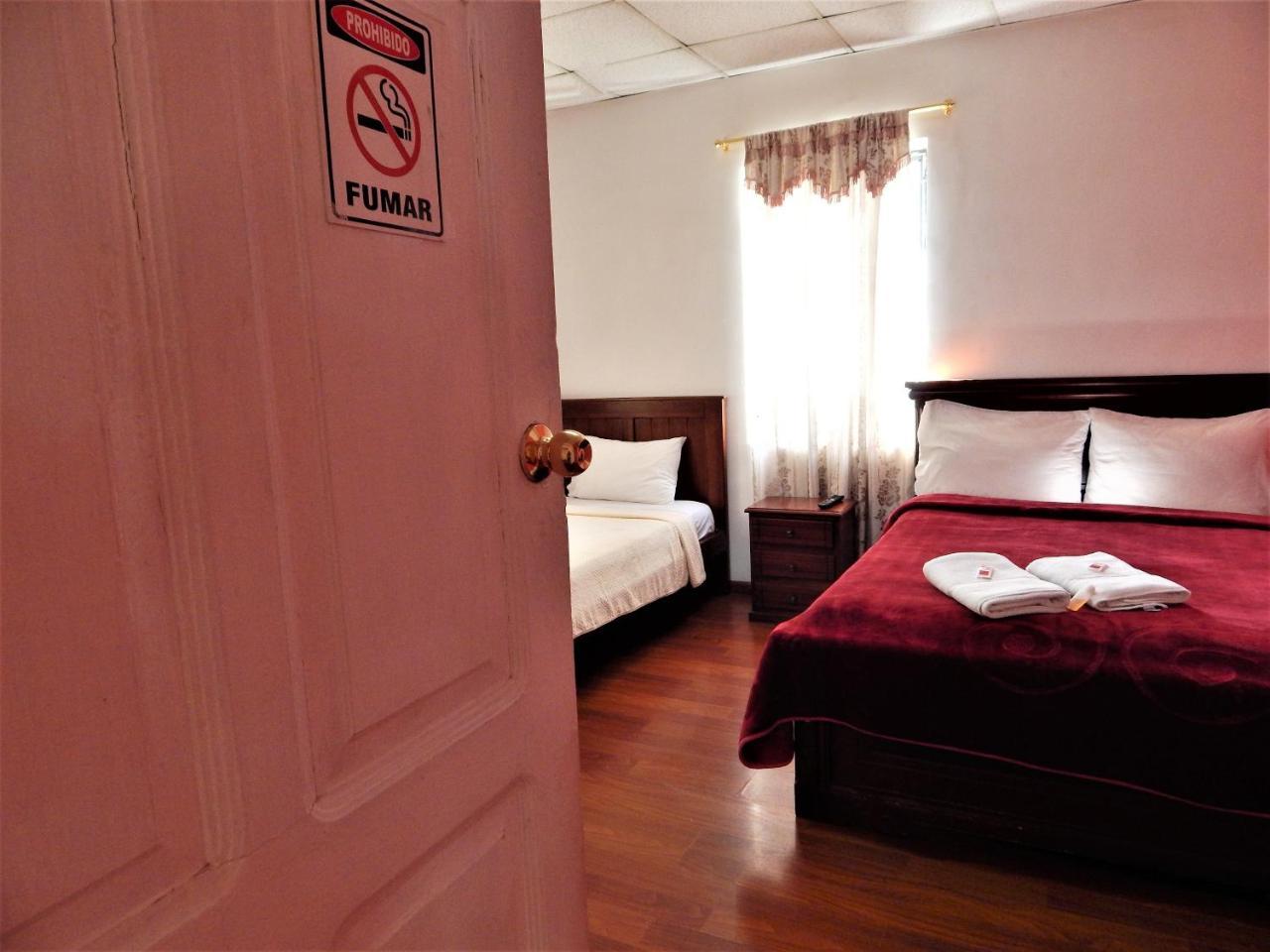 Hostal Imperial Quito Bagian luar foto