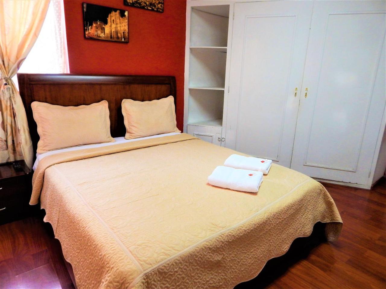 Hostal Imperial Quito Bagian luar foto